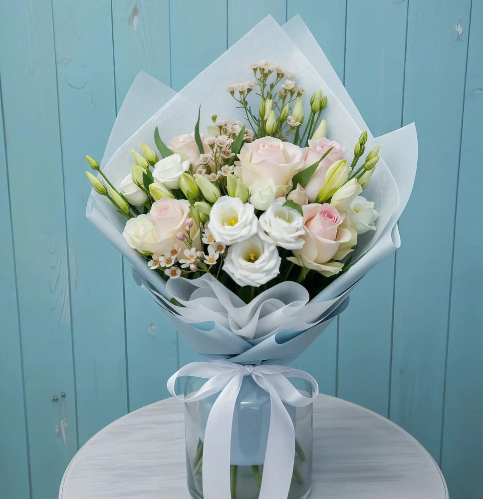 Букет цветов из: Розы и Лизиантусы в Потьме