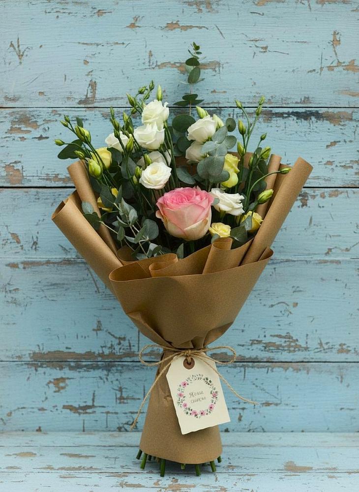 Букет цветов из: Розы и Лизиантусы в Потьме