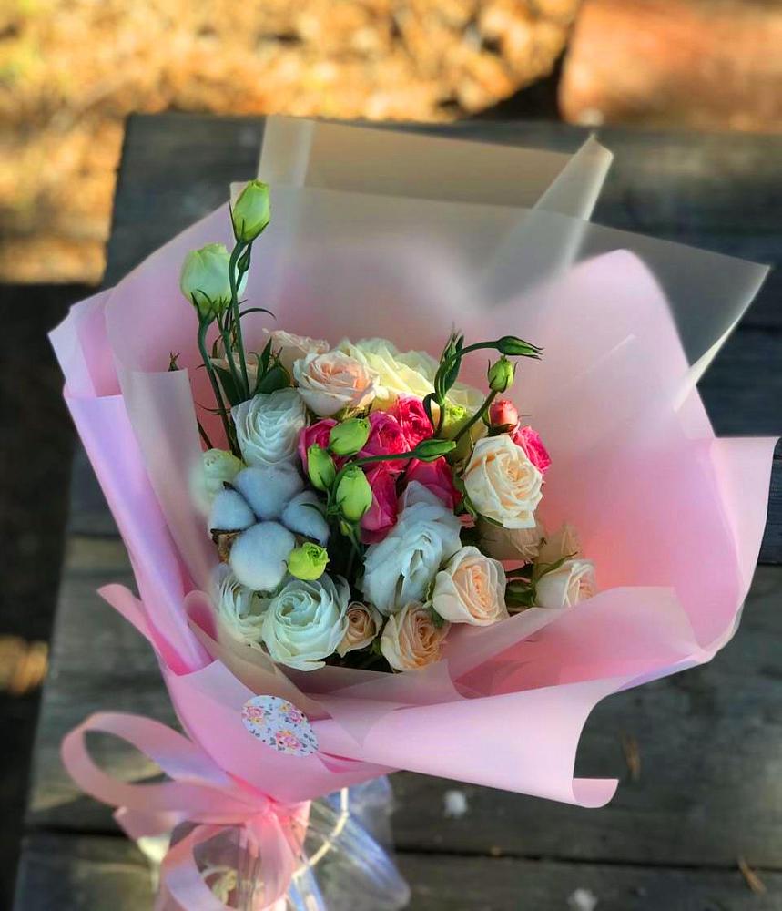 Букет цветов из: Розы и Лизиантусы в Потьме