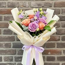 Букет цветов из:  Лизиантусы и Розы в Потьме