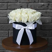 Цветочная композиция из Розы в шляпной коробке в Потьме