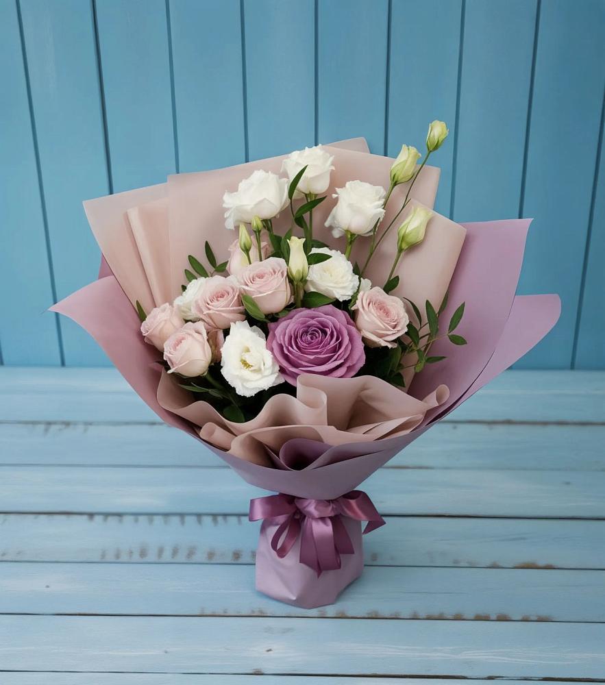 Букет цветов из: Розы и Лизиантусы в Потьме